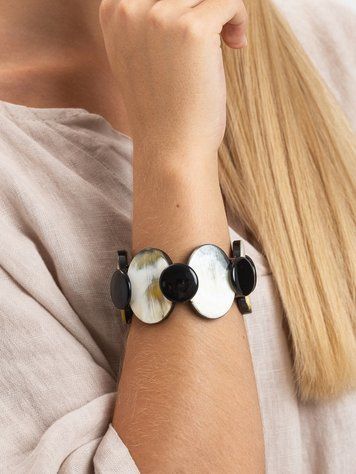 Buffalo Horn Bracelet with Black Resin Details &ndash; Oval Plates