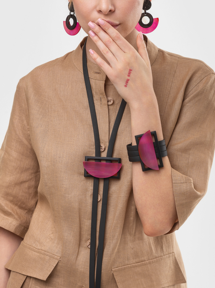 copy_Colored Horn Bracelet