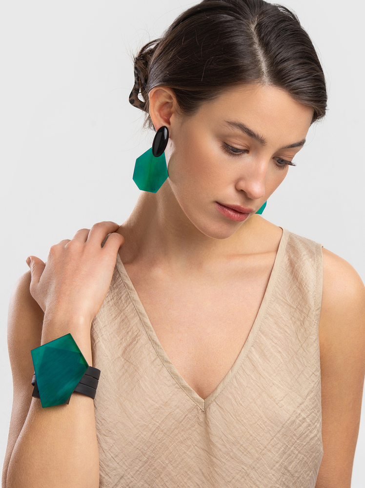 Colored Horn Earrings "Sea Facets"