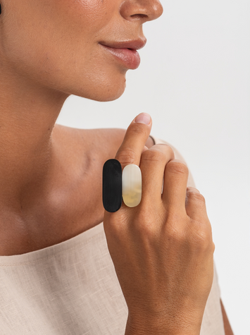 Каблучка з рогу HR362 фото